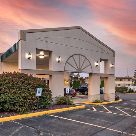 Quality Inn & Suites Vestal Binghamton Near University Exterior foto
