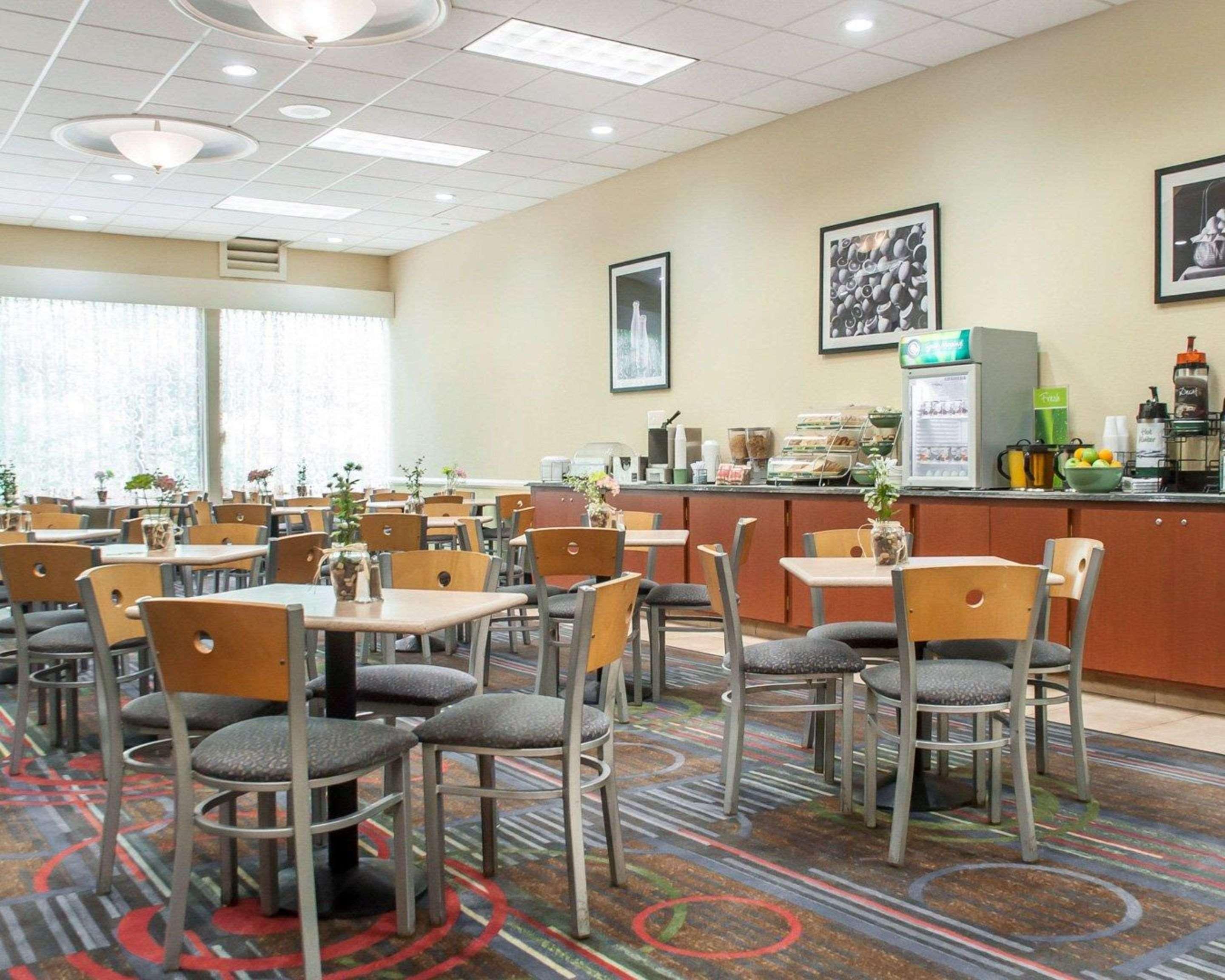 Quality Inn & Suites Vestal Binghamton Near University Exterior foto