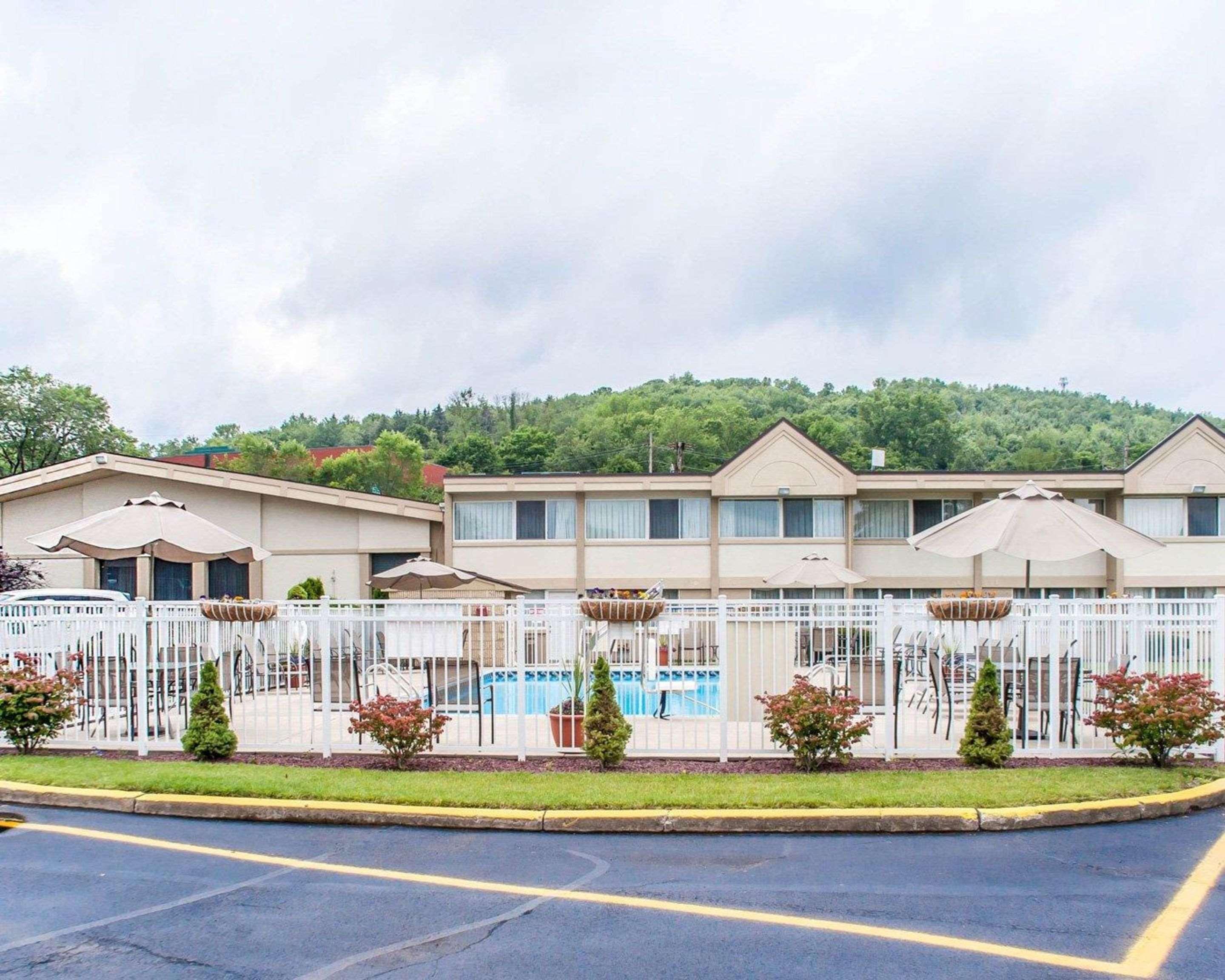 Quality Inn & Suites Vestal Binghamton Near University Exterior foto